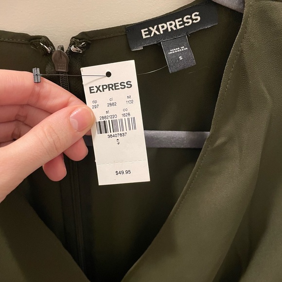NWT Express top in olive green - Picture 3 of 3